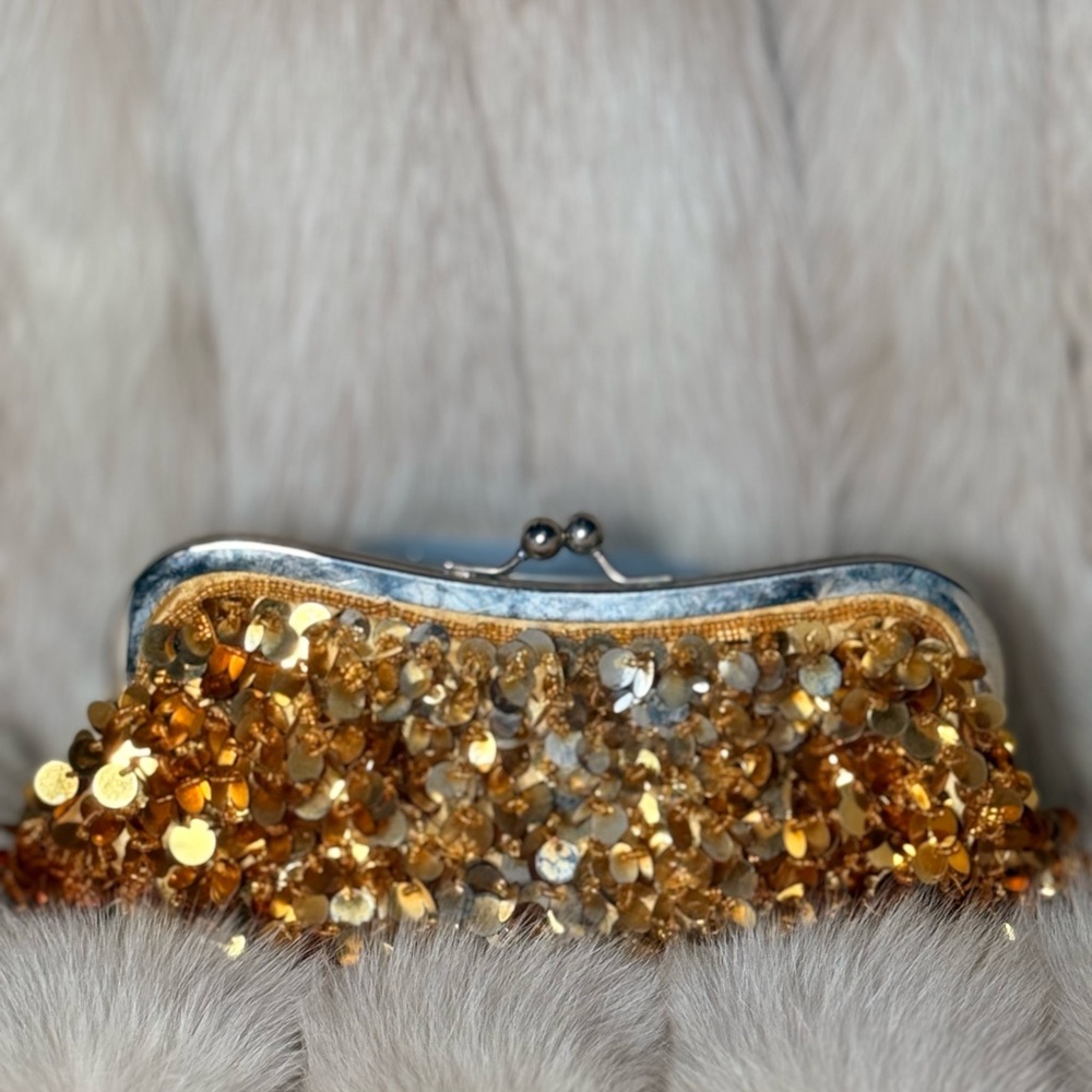 Elegant Gold Sequin Clutch